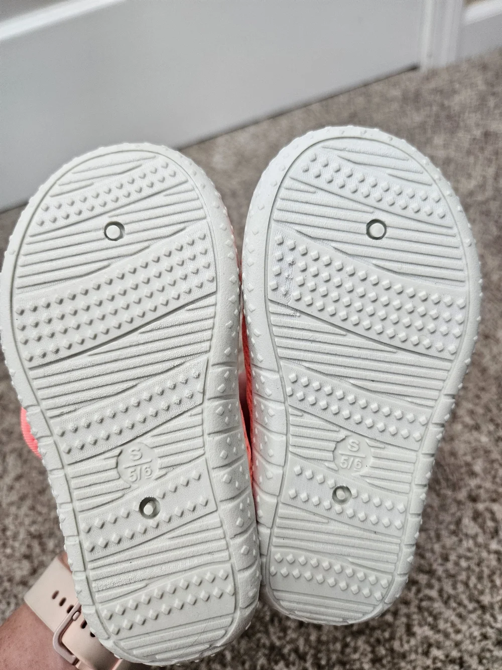 Cat & Jack Coral Mesh Velcro Water Shoes 5T/6T Small EUC